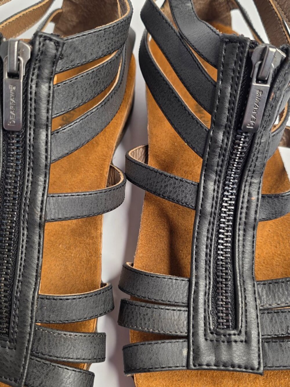 Bearpaw Layla II Black Strappy Front Zip Gladiator Style Sandals, Women's Size 9 - Picture 7 of 7